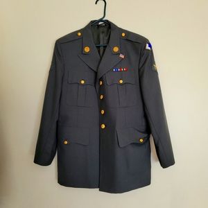 Mens large military dress jacket with included hat